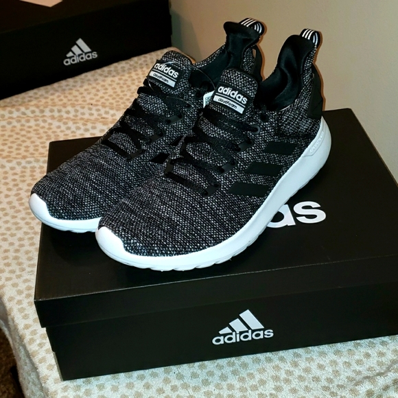 Adidas lite Racer Made with Earth Friendly Materials Fabrication. - Picture 2 of 11